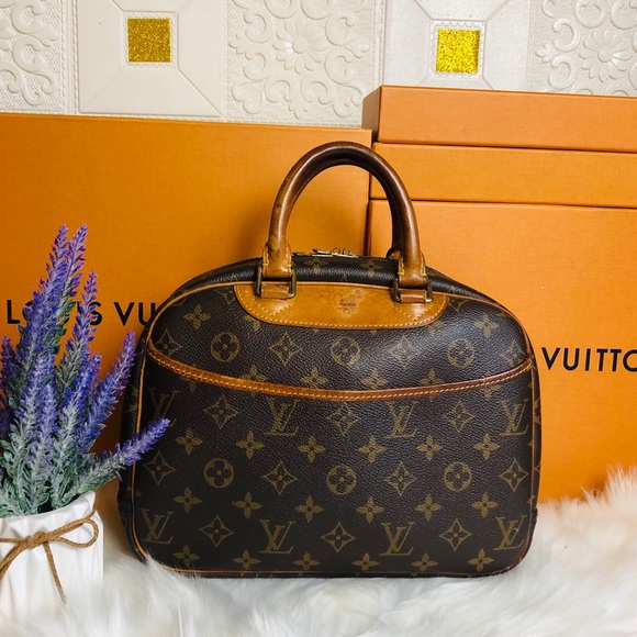 🎈Auth Louis Vuitton Monogram Trouville Tote Bag🎁 - Picture 2 of 16